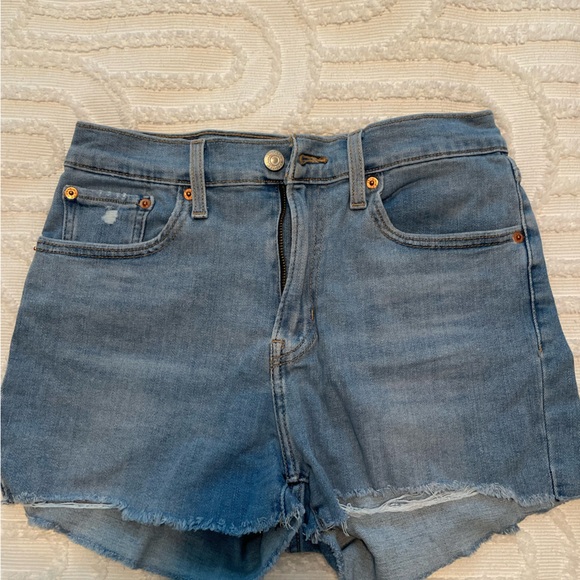 Levi Jean Shorts size 28 - Picture 3 of 3